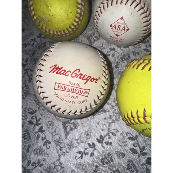 Lot of 5 Dudley Wilson Lightening MacGregor Unbranded Softballs used 2 Yellow - Picture 5 of 10